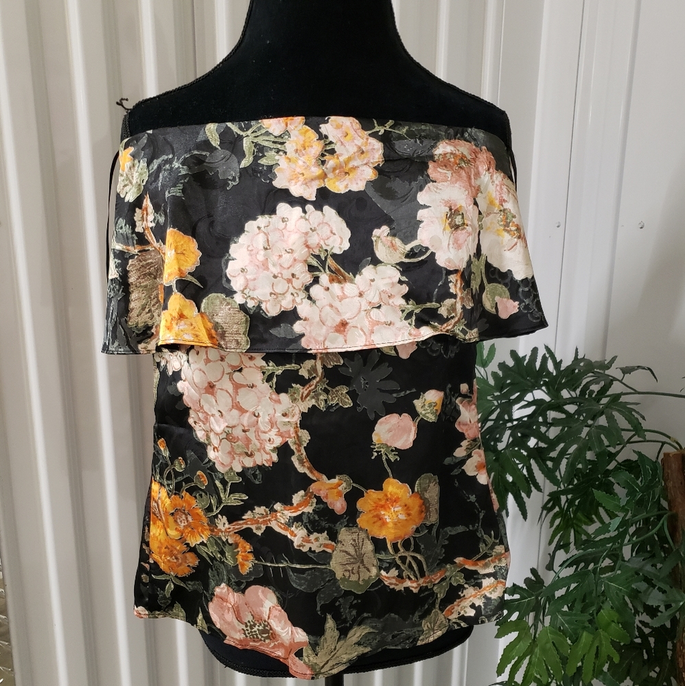 NWT WAYF BEAUTIFUL floral LAYERED RUFFLES halter top - Picture 2 of 8